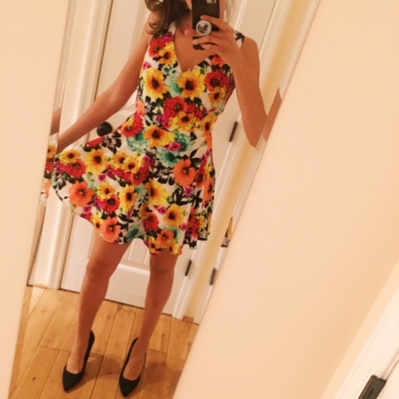 Lulus Dresses & Skirts - Lulus Sunflower Floral Skater Dress
